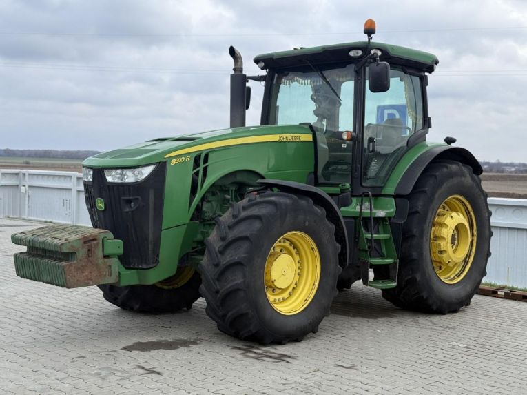 Трактор John Deere 8310R