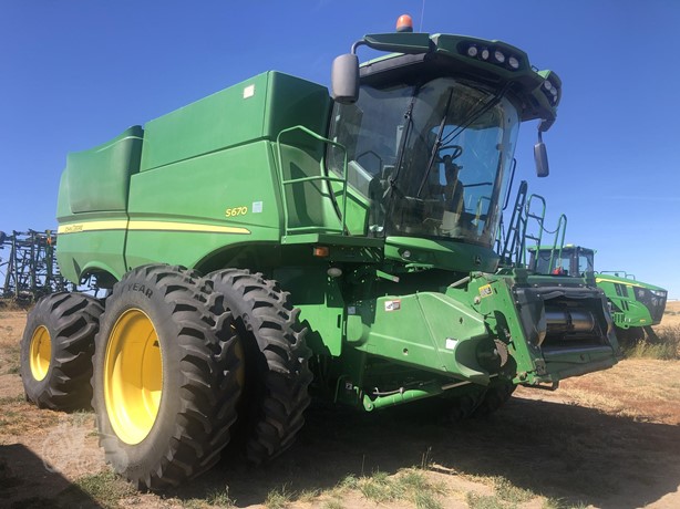 Зернозбиральний комбайн John Deere S670