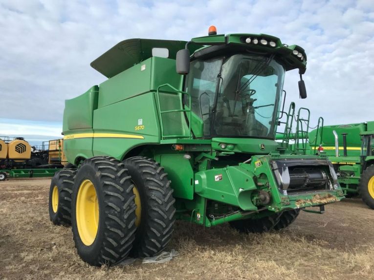 Зернозбиральний комбайн John Deere S670