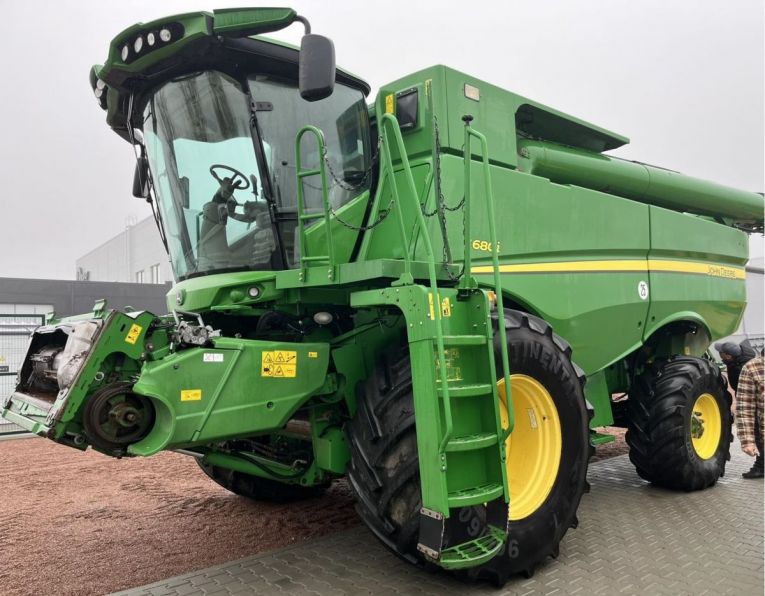 Зернозбиральний комбайн John Deere S680