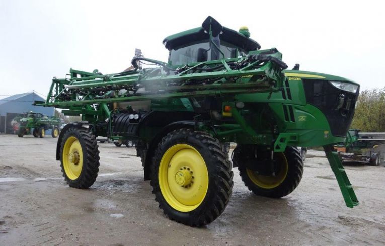 Самохідний обприскувач John Deere R4038