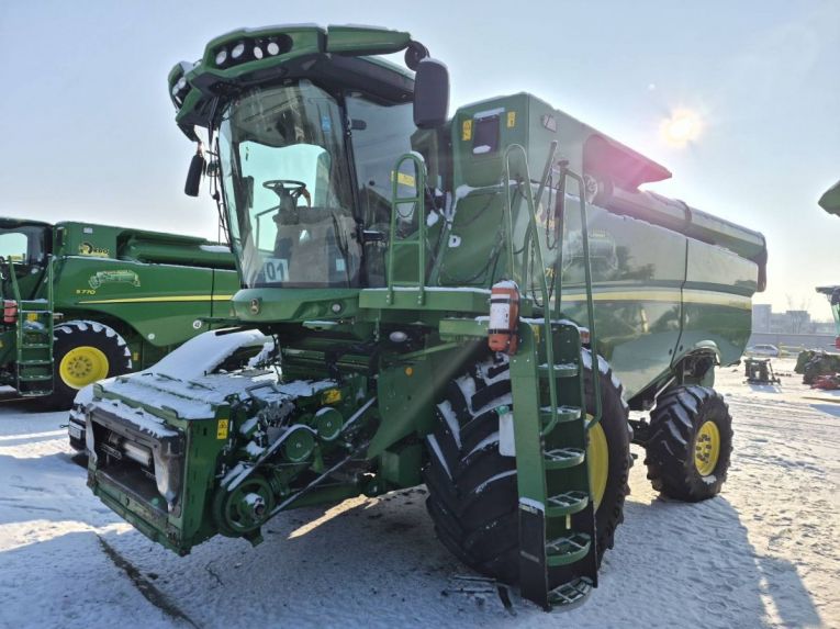 Зернозбиральний комбайн John Deere S780