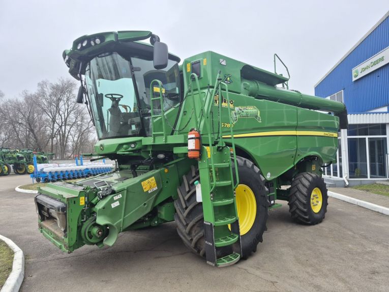 Зернозбиральний комбайн John Deere S780