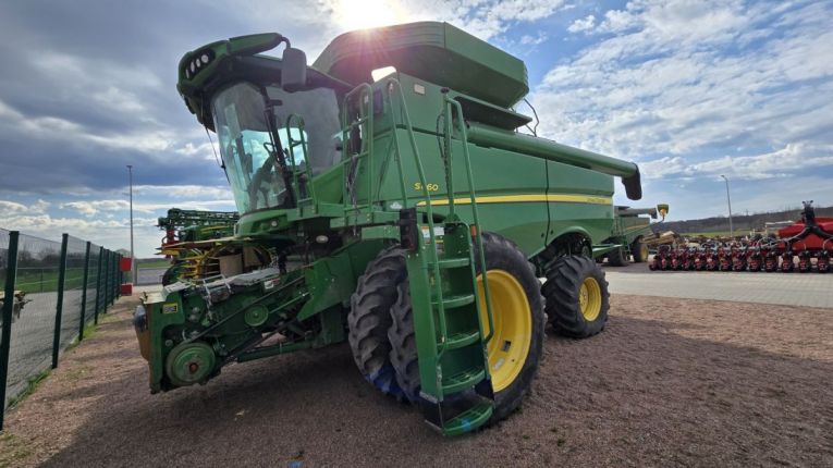 Комбайн John Deere S660