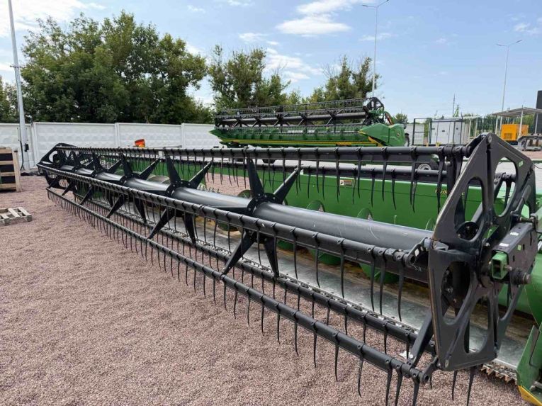 Жатка зернова John Deere 630F