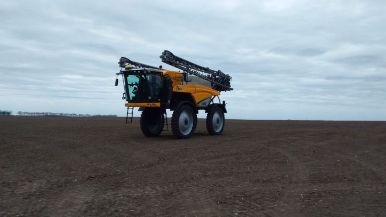 Сезон демонстрацій відкрито - італійський обприскувач Mazzotti MAF 5240 на полях Вінниччини